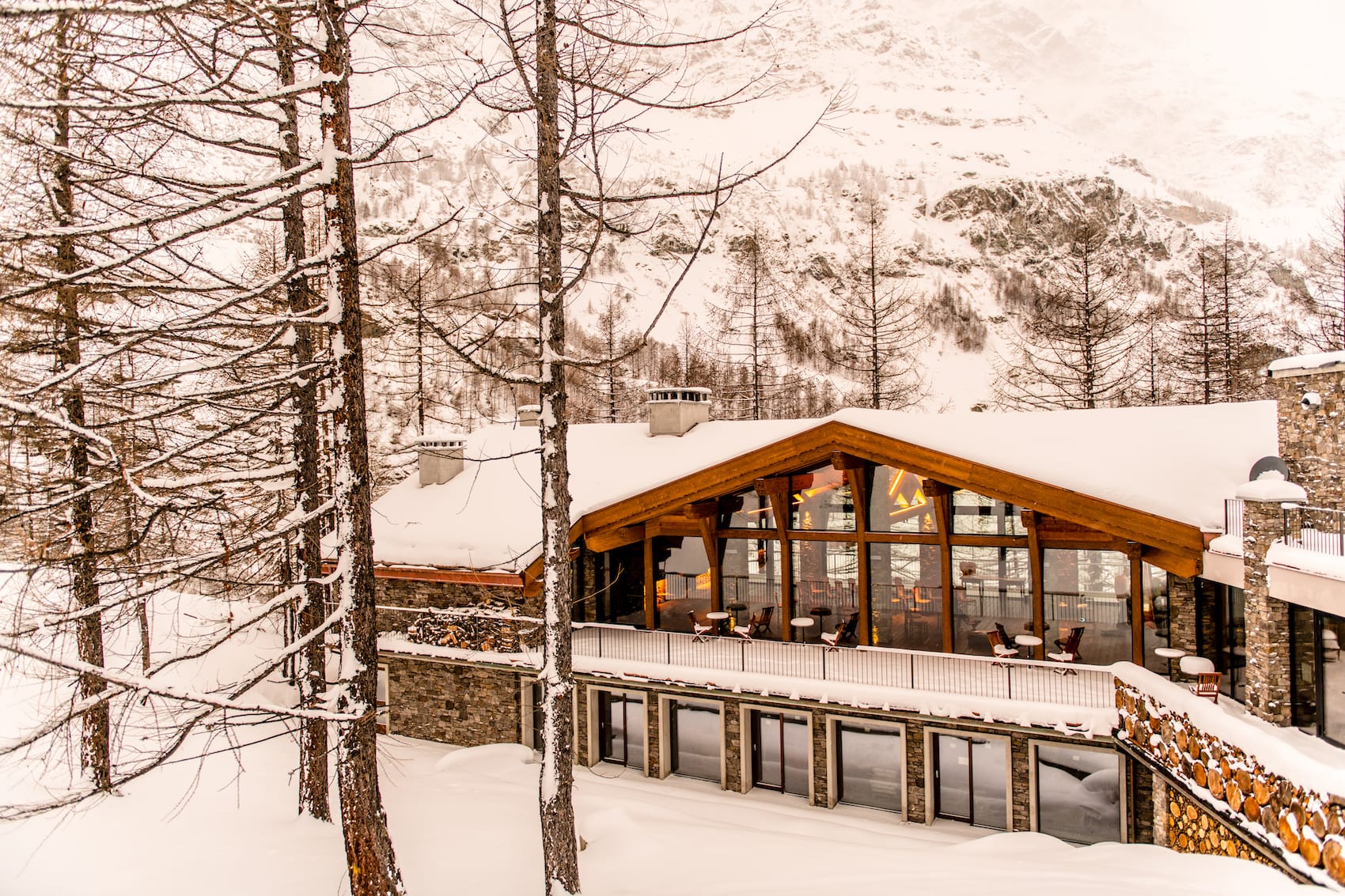 Hotel Les Neiges d'Antan in winter